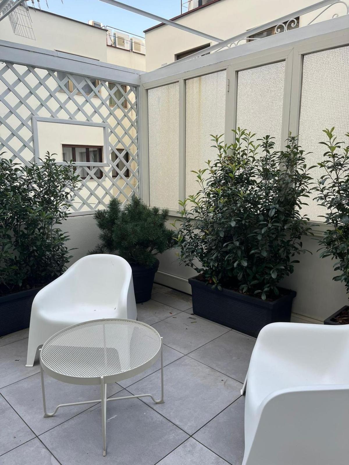 Domus Cervantes Apartment نابولي المظهر الخارجي الصورة