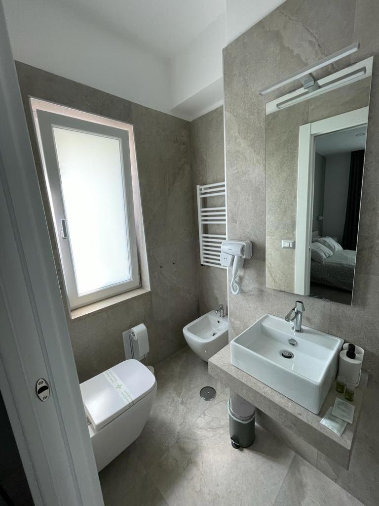Domus Cervantes Apartment نابولي المظهر الخارجي الصورة